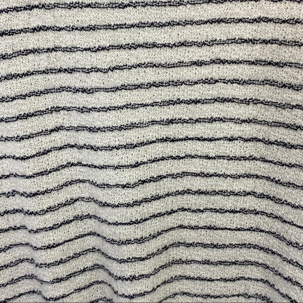 LOFT Knot Front Stripe Textural Top Size XSmall - Picture 5 of 7